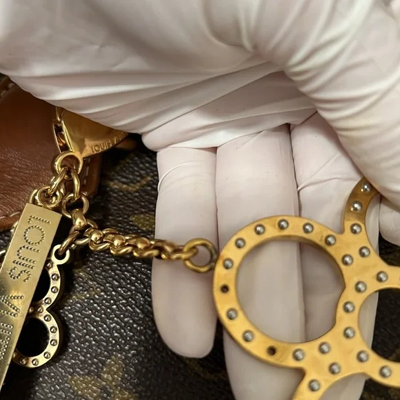 Louis Vuitton Bag Charm Gold Silver - Picture 11 of 16